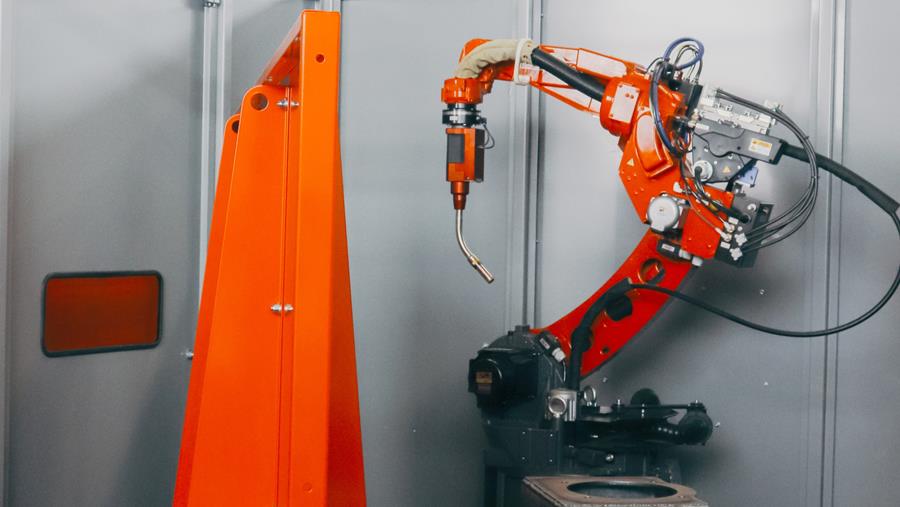 Los ik mijn tekort aan lassers nu op met een lascobot of een lasrobot?