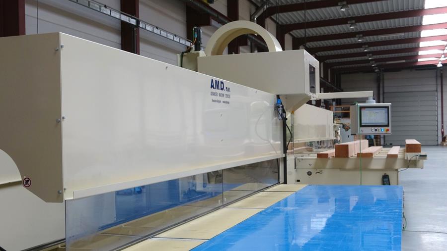Innovatieve 'Do All'-machine van A.M.D.
