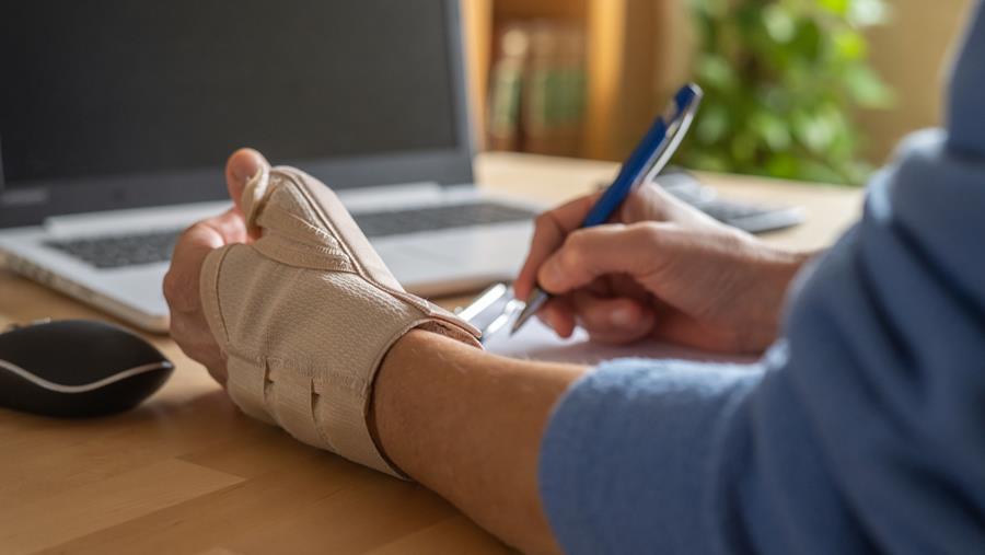 Voka: 'huisarts mag maar 1 maand arbeidsongeschiktheid toekennen'