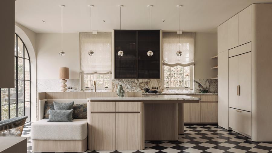 Naadloos hout en marmer in luxe interieur