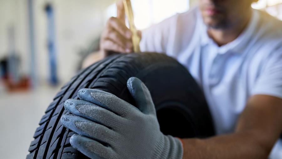 15% Belgische wagens rijdt met onveilige banden