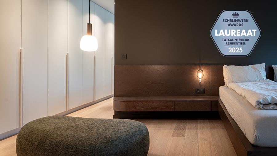 Ronde lijnen en fineerafwerking in interieurinrichting