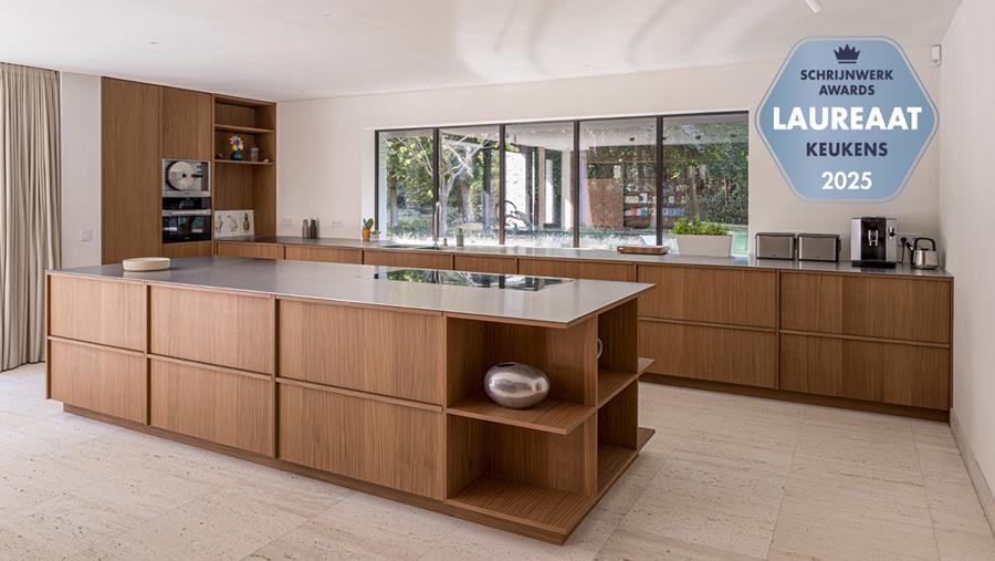 Waar warme houttonen en koel inox elkaar versterken