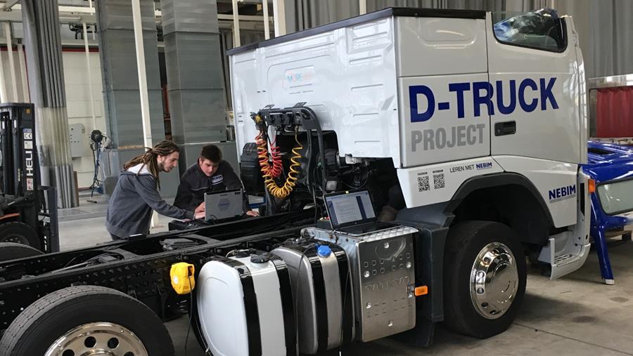 Les étudiants créent des opportunités d'apprentissage pour les élèves