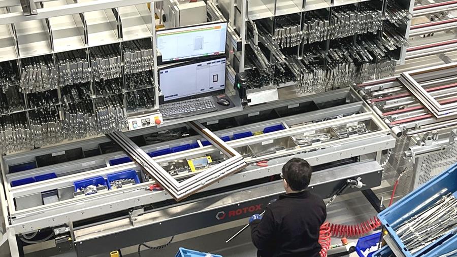 Pierret breidt de automatisering van zijn pvc-productie uit